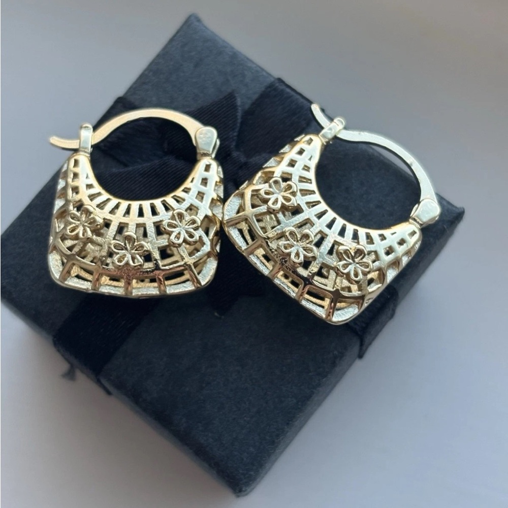 Boho Gold Plated Filigree Floral Hoop Earrings Openwork Statement Hoops New - Picture 3 of 8